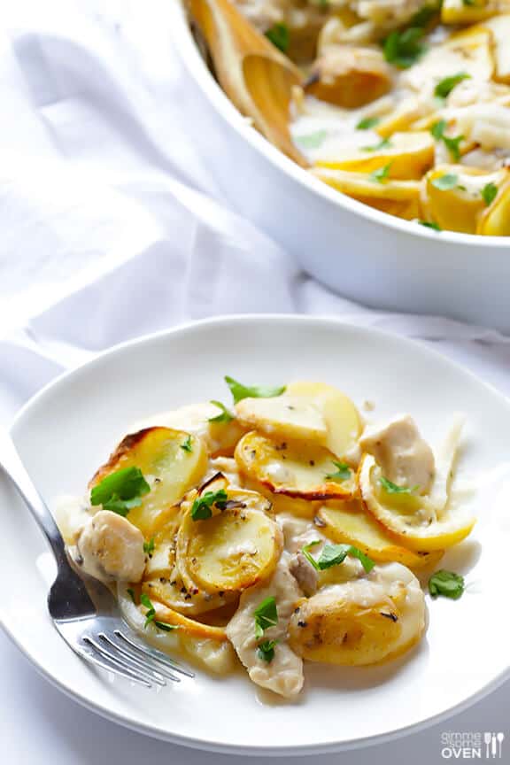 Easy Lemon Chicken Potato Casserole | gimmesomeoven.com Easy Lemon Chicken Potato Casserole | gimmesomeoven.com