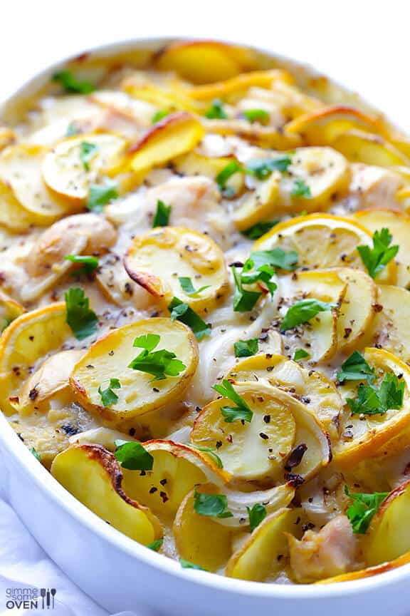 Easy Lemon Chicken Potato Casserole | gimmesomeoven.com Easy Lemon Chicken Potato Casserole | gimmesomeoven.com