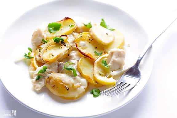 Easy Lemon Chicken Potato Casserole | gimmesomeoven.com Easy Lemon Chicken Potato Casserole | gimmesomeoven.com