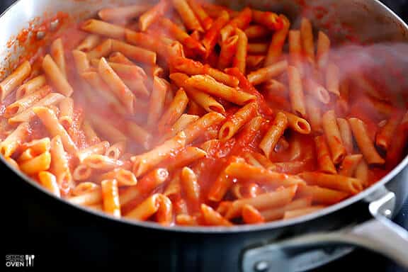 Pasta with Easy Roasted Red Pepper Sauce | gimmesomeoven.com Pasta with Easy Roasted Red Pepper Sauce | gimmesomeoven.com