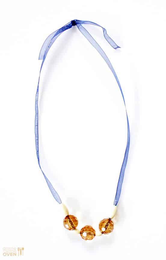DIY Anthropologie Inspired Necklace -- a quick and easy tutorial inspired by an $88 necklace that will cost you less than $5! | gimmesomeoven.com/style #DIY #tutorial DIY Anthropologie Inspired Necklace -- a quick and easy tutorial inspired by an $88 necklace that will cost you less than $5! | gimmesomeoven.com/style #DIY #tutorial