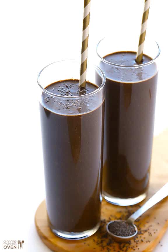 Chocolate Chia Smoothie | gimmesomeoven.com #vegan #glutenfree Chocolate Chia Smoothie | gimmesomeoven.com #vegan #glutenfree