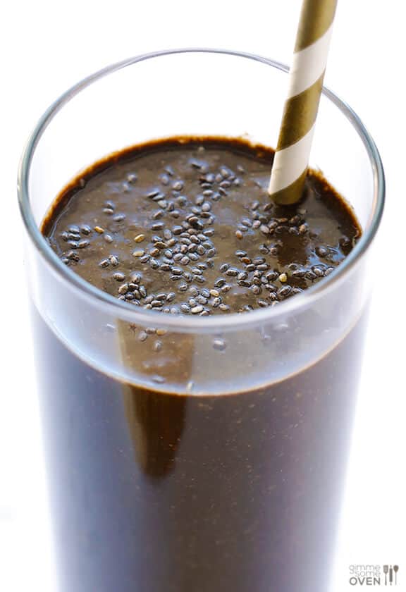 Chocolate Chia Smoothie | gimmesomeoven.com #vegan #glutenfree Chocolate Chia Smoothie | gimmesomeoven.com #vegan #glutenfree