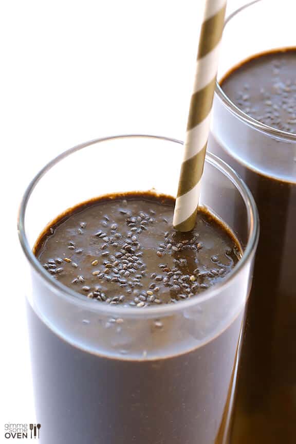 Chocolate Chia Smoothie | gimmesomeoven.com #vegan #glutenfree Chocolate Chia Smoothie | gimmesomeoven.com #vegan #glutenfree