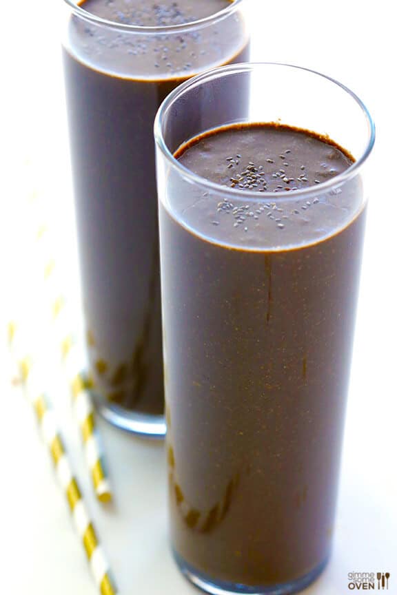 Chocolate Chia Smoothie | gimmesomeoven.com #vegan #glutenfree Chocolate Chia Smoothie | gimmesomeoven.com #vegan #glutenfree