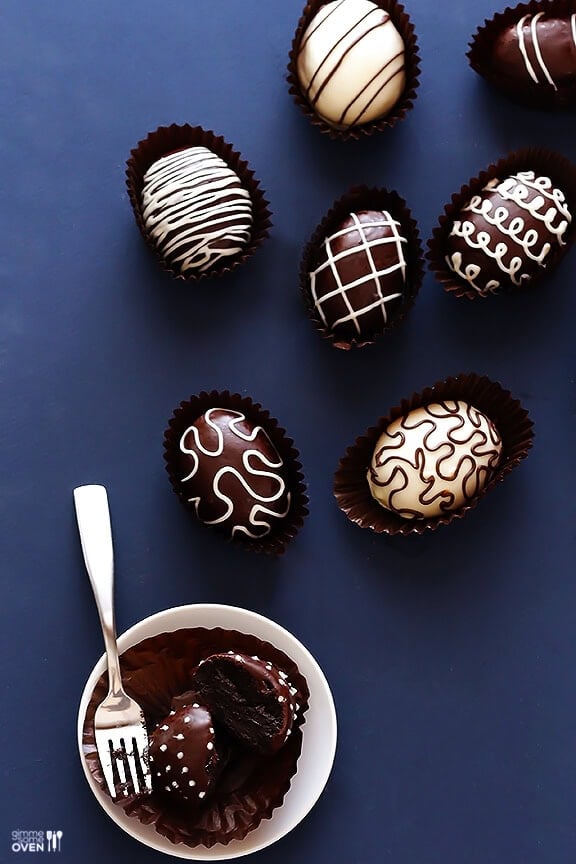 4-Ingredient Easter Egg Oreo Truffles | gimmesomeoven.com 4-Ingredient Easter Egg Oreo Truffles | gimmesomeoven.com