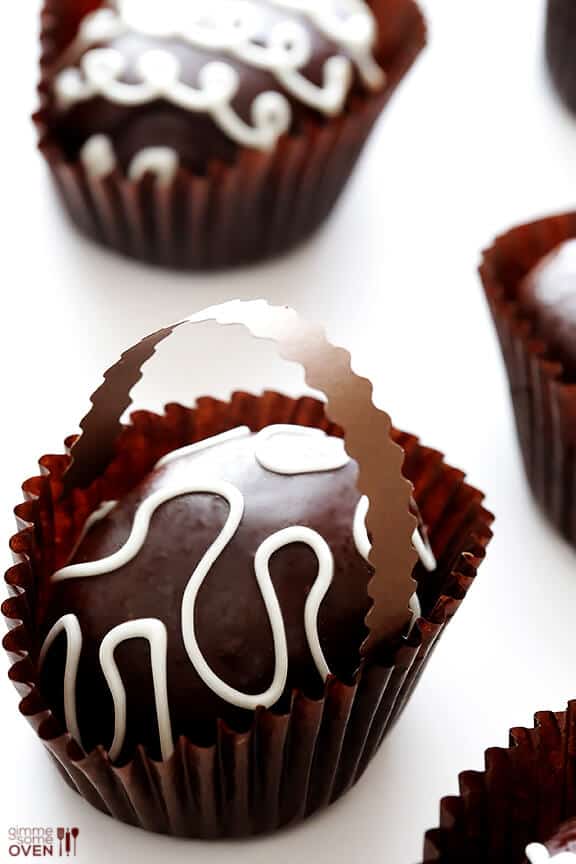 4-Ingredient Easter Egg Oreo Truffles | gimmesomeoven.com 4-Ingredient Easter Egg Oreo Truffles | gimmesomeoven.com
