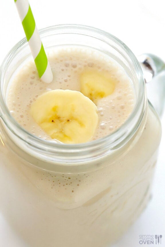 Peanut Butter Banana Smoothie Recipe | gimmesomeoven.com Peanut Butter Banana Smoothie Recipe | gimmesomeoven.com