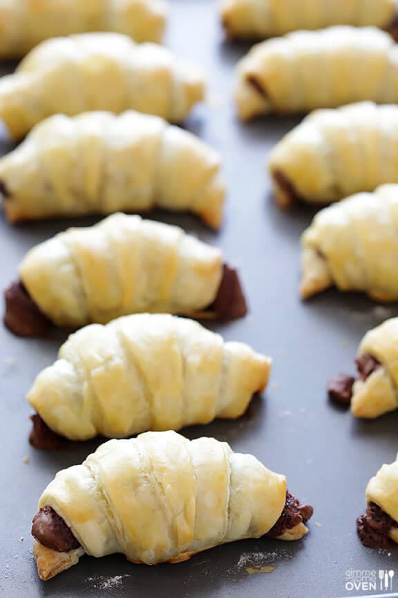 3 Ingredient Nutella Croissants | gimmesomeoven.com #dessert #chocolate 3 Ingredient Nutella Croissants | gimmesomeoven.com #dessert #chocolate