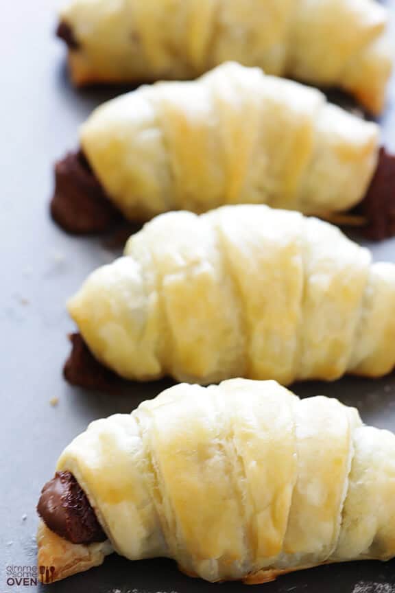 3 Ingredient Nutella Croissants | gimmesomeoven.com #dessert #chocolate 3 Ingredient Nutella Croissants | gimmesomeoven.com #dessert #chocolate