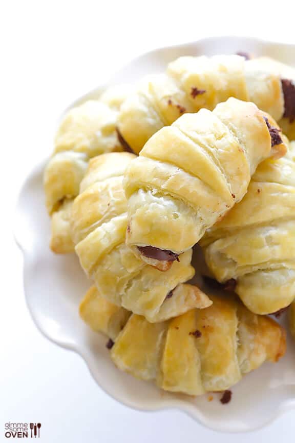 3 Ingredient Nutella Croissants | gimmesomeoven.com #dessert #chocolate 3 Ingredient Nutella Croissants | gimmesomeoven.com #dessert #chocolate