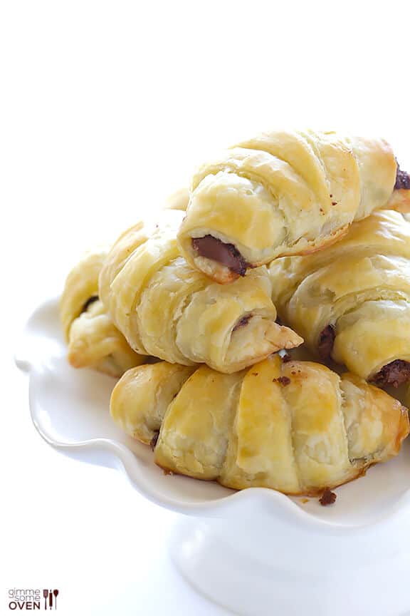 3 Ingredient Nutella Croissants | gimmesomeoven.com #dessert #chocolate 3 Ingredient Nutella Croissants | gimmesomeoven.com #dessert #chocolate