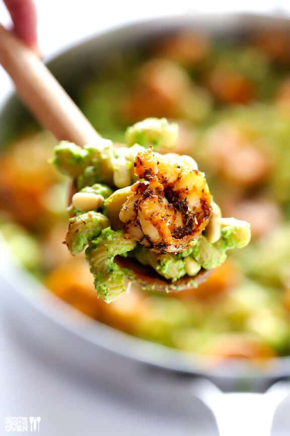 Asparagus-Spinach Pesto Pasta with Blackened Shrimp | gimmesomeoven.com #recipe Asparagus-Spinach Pesto Pasta with Blackened Shrimp | gimmesomeoven.com #recipe