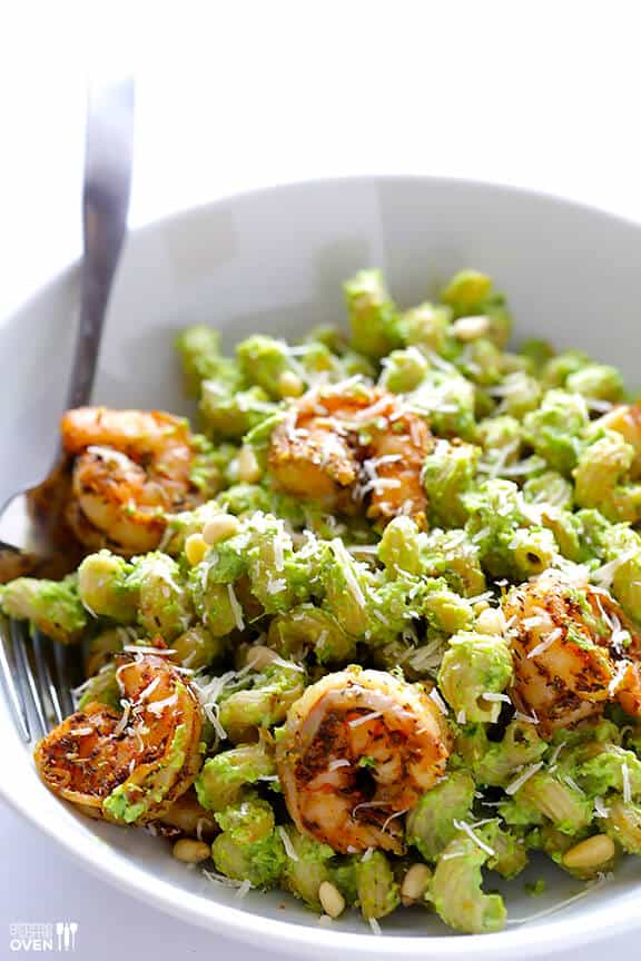 Asparagus-Spinach Pesto Pasta with Blackened Shrimp | gimmesomeoven.com #recipe Asparagus-Spinach Pesto Pasta with Blackened Shrimp | gimmesomeoven.com #recipe