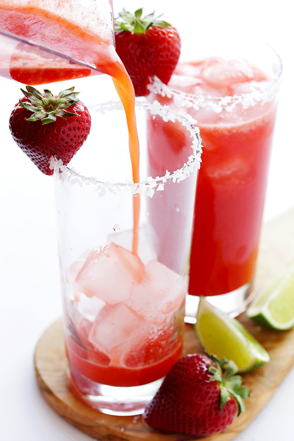 Fresh Strawberry Margarita -- all you need are 5 ingredients and 5 minutes to make these fresh and naturally-sweetened drinks! gimmesomeoven.com Fresh Strawberry Margarita -- all you need are 5 ingredients and 5 minutes to make these fresh and naturally-sweetened drinks! gimmesomeoven.com