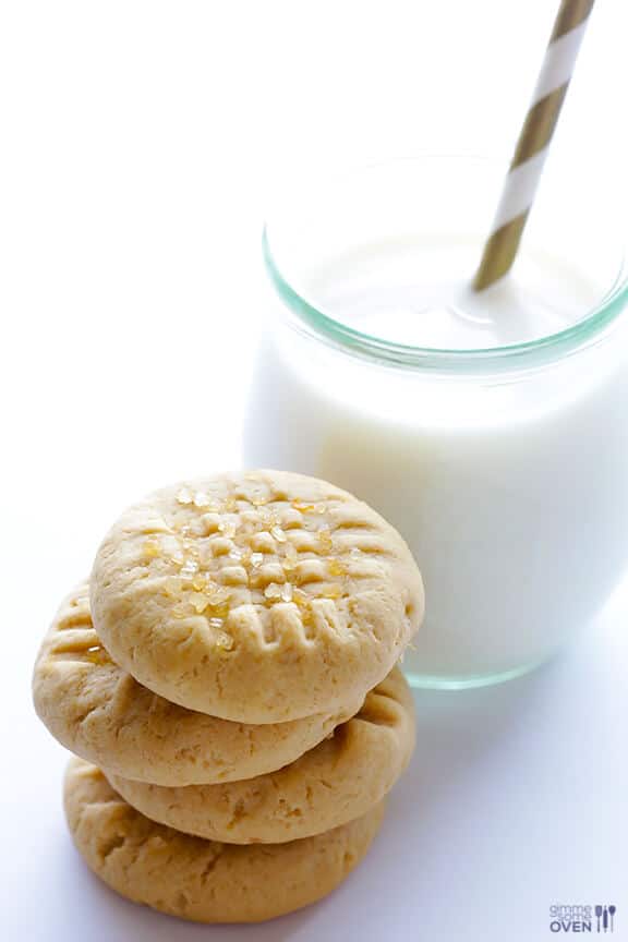 Peanut Butter Banana Cookies | gimmesomeoven.com #dessert Peanut Butter Banana Cookies | gimmesomeoven.com #dessert