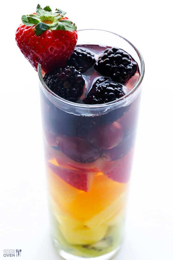 Easy Rainbow Sangria | gimmesomeoven.com #drinks #vegan #glutenfree Easy Rainbow Sangria | gimmesomeoven.com #drinks #vegan #glutenfree