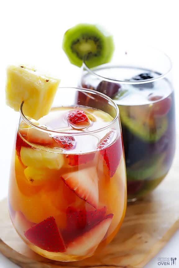 Easy Rainbow Sangria | gimmesomeoven.com #drinks #vegan #glutenfree Easy Rainbow Sangria | gimmesomeoven.com #drinks #vegan #glutenfree