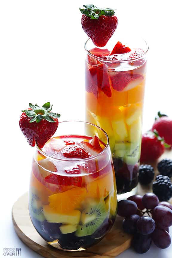 Easy Rainbow Sangria | gimmesomeoven.com #drinks #vegan #glutenfree Easy Rainbow Sangria | gimmesomeoven.com #drinks #vegan #glutenfree