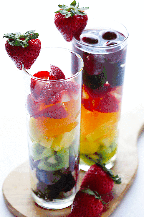 Easy Rainbow Sangria | gimmesomeoven.com #drinks #vegan #glutenfree Easy Rainbow Sangria | gimmesomeoven.com #drinks #vegan #glutenfree