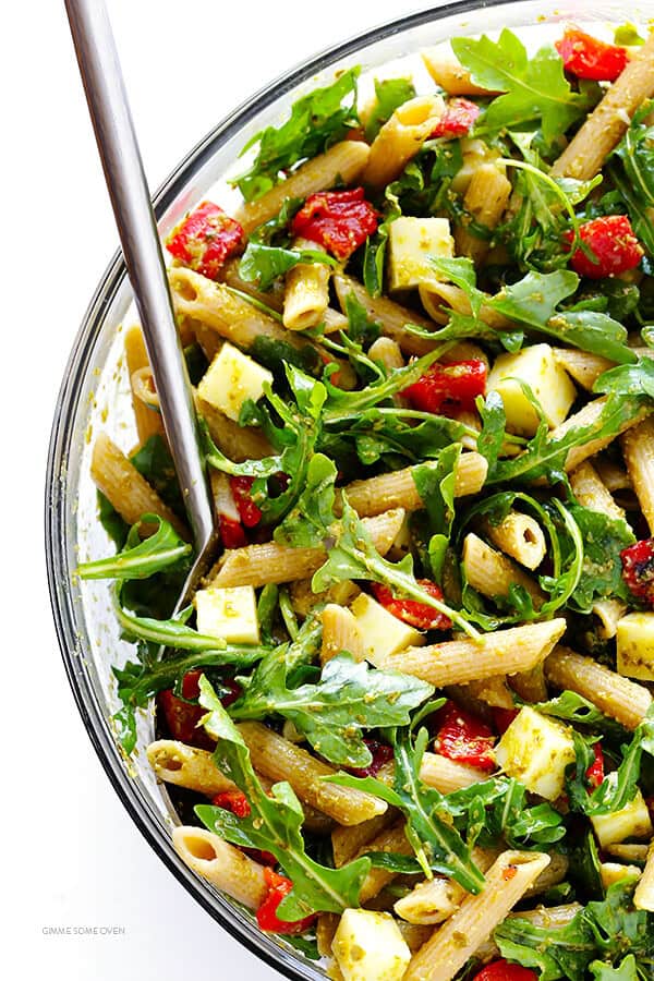 5 Ingredient Pasta Salad Recipe -- quick and easy to prepare, and full of the BEST Italian flavors. Perfect for potlucks, picnics, or just a regular weeknight dinner. | gimmesomeoven.com