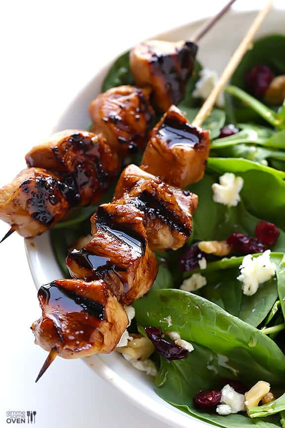 Easy Balsamic Chicken Skewers -- 4 ingredients, and perfectly sweet and savory! | gimmesomeoven.com Easy Balsamic Chicken Skewers -- 4 ingredients, and perfectly sweet and savory! | gimmesomeoven.com