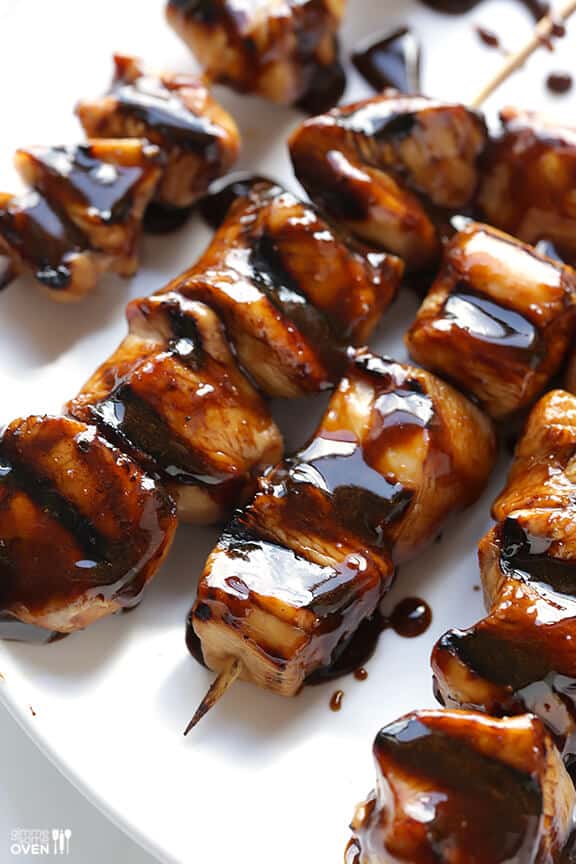 Easy Balsamic Chicken Skewers -- 4 ingredients, and perfectly sweet and savory! | gimmesomeoven.com Easy Balsamic Chicken Skewers -- 4 ingredients, and perfectly sweet and savory! | gimmesomeoven.com