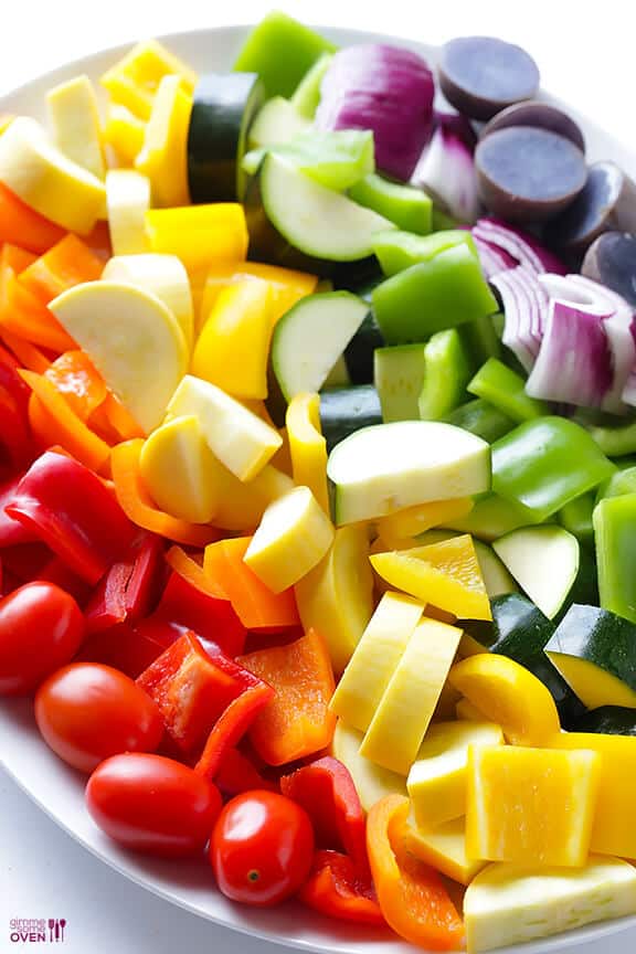 Rainbow Veggie Skewers | gimmesomeoven.com #vegan #glutenfree #recipe Rainbow Veggie Skewers | gimmesomeoven.com #vegan #glutenfree #recipe