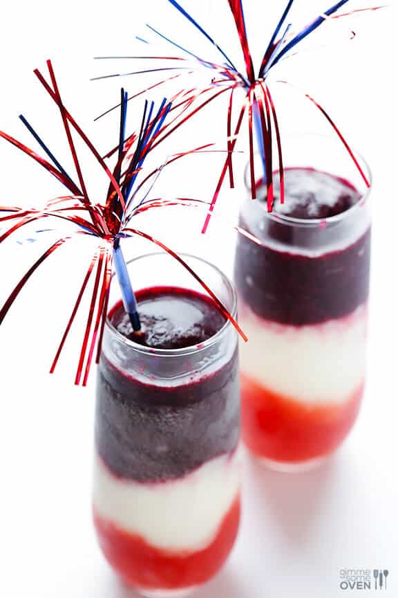 Red White and Blue(berry) Margaritas -- easy to make, and perfect for Memorial Day or the 4th of July! | gimmesomeoven.com #drink #recipe Red White and Blue(berry) Margaritas -- easy to make, and perfect for Memorial Day or the 4th of July! | gimmesomeoven.com #drink #recipe