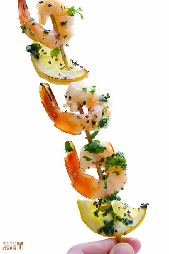 Shrimp Scampi Skewers Recipe | gimmesomeoven.com #glutenfree #seafood Shrimp Scampi Skewers Recipe | gimmesomeoven.com #glutenfree #seafood
