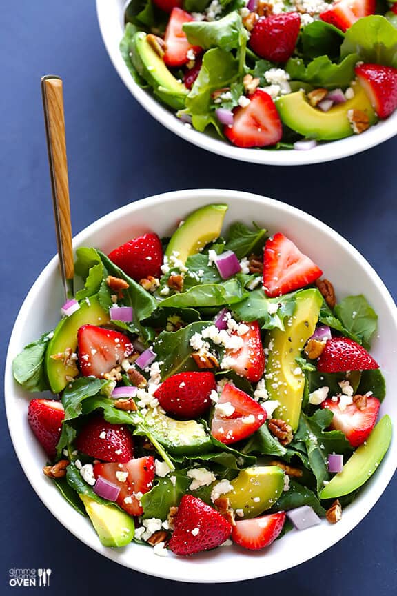 Strawberry Kale Salad | gimmesomeoven.com #vegetarian #glutenfree Strawberry Kale Salad | gimmesomeoven.com #vegetarian #glutenfree