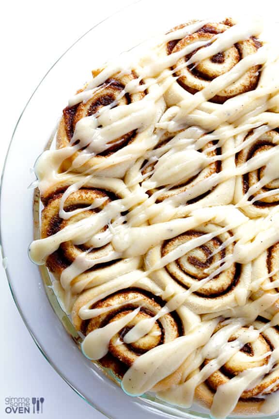 Brown Butter Cinnamon Rolls -- unbelieavbly delicious, and ready to go in a little over an hour! | gimmesomeoven.com Brown Butter Cinnamon Rolls -- unbelieavbly delicious, and ready to go in a little over an hour! | gimmesomeoven.com