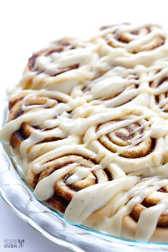 Brown Butter Cinnamon Rolls -- unbelieavbly delicious, and ready to go in a little over an hour! | gimmesomeoven.com Brown Butter Cinnamon Rolls -- unbelieavbly delicious, and ready to go in a little over an hour! | gimmesomeoven.com