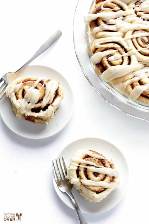 Brown Butter Cinnamon Rolls -- unbelieavbly delicious, and ready to go in a little over an hour! | gimmesomeoven.com Brown Butter Cinnamon Rolls -- unbelieavbly delicious, and ready to go in a little over an hour! | gimmesomeoven.com