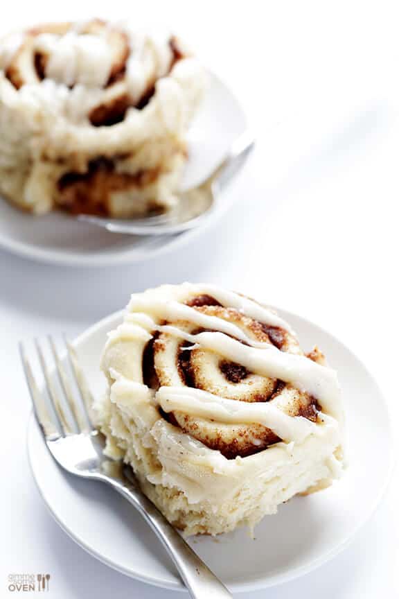 Brown Butter Cinnamon Rolls -- unbelieavbly delicious, and ready to go in a little over an hour! | gimmesomeoven.com Brown Butter Cinnamon Rolls -- unbelieavbly delicious, and ready to go in a little over an hour! | gimmesomeoven.com