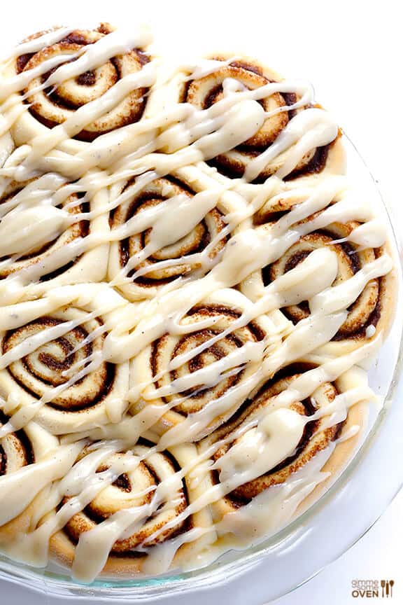 Brown Butter Cinnamon Rolls -- unbelieavbly delicious, and ready to go in a little over an hour! | gimmesomeoven.com Brown Butter Cinnamon Rolls -- unbelieavbly delicious, and ready to go in a little over an hour! | gimmesomeoven.com