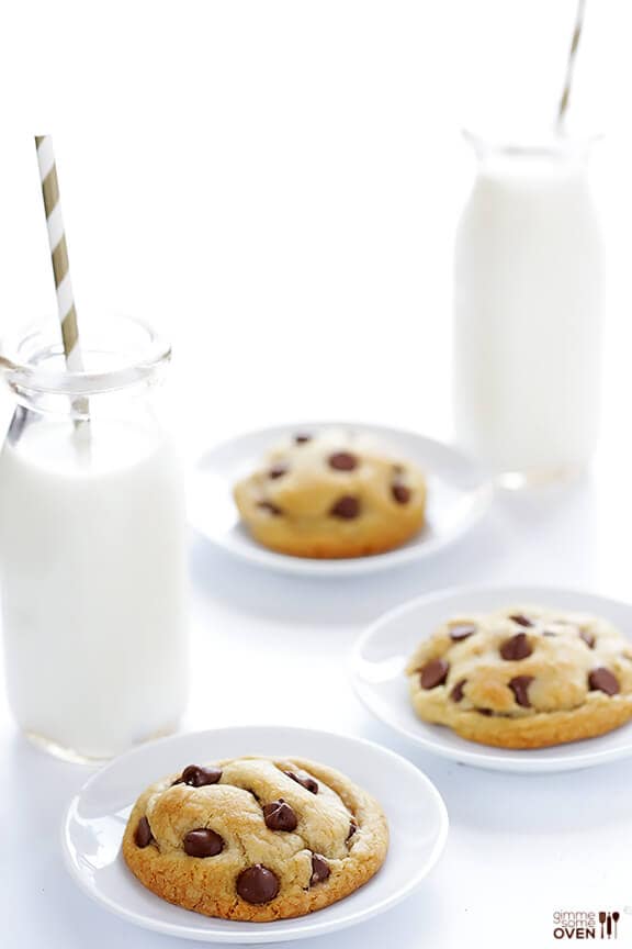 Coconut Oil Chocolate Chip Cookies -- soft, chewy, easy to make, and SO delicious | gimmesomeoven.com #dessert #cookies Coconut Oil Chocolate Chip Cookies -- soft, chewy, easy to make, and SO delicious | gimmesomeoven.com #dessert #cookies
