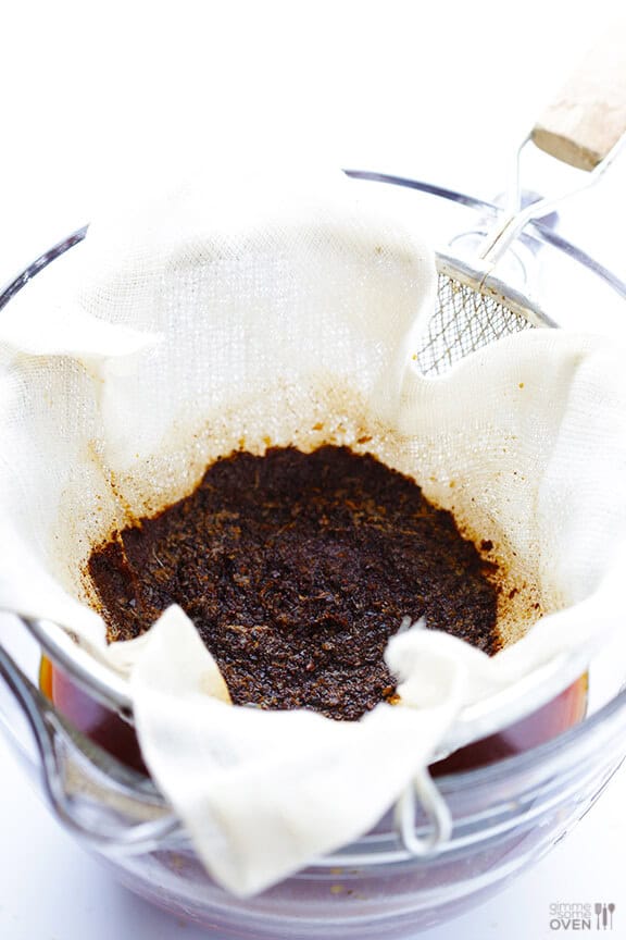 How To Make Cold Brew Coffee: a step-by-step photo tutorial and recipe | gimmesomeoven.com #diy How To Make Cold Brew Coffee: a step-by-step photo tutorial and recipe | gimmesomeoven.com #diy