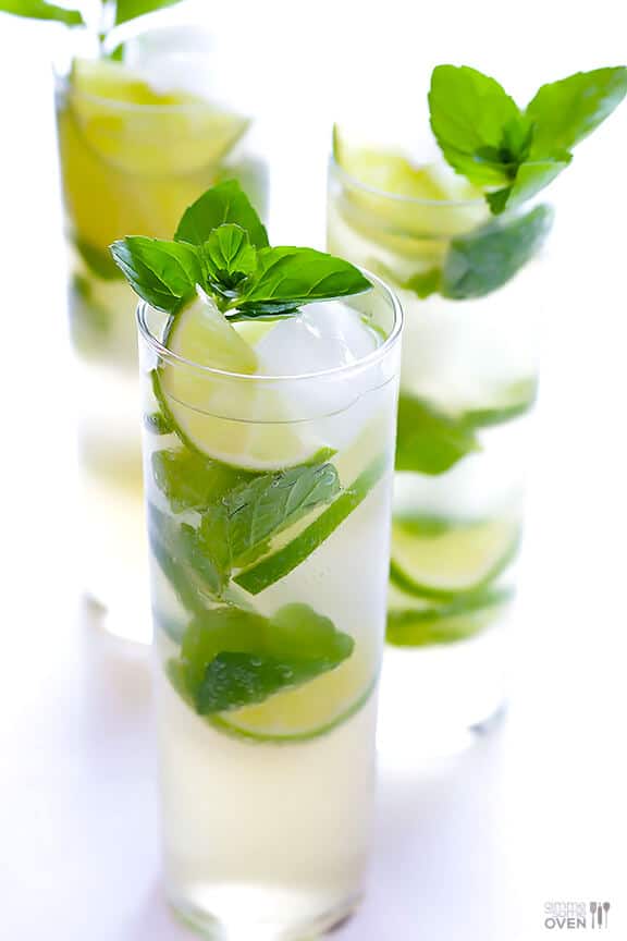 Ginger Beer Mojito -- All you need are 4 ingredients and 1 minute to make this fresh and tasty drink! | gimmesomeoven.com #cocktail #mocktail #recipe Ginger Beer Mojito -- All you need are 4 ingredients and 1 minute to make this fresh and tasty drink! | gimmesomeoven.com #cocktail #mocktail #recipe