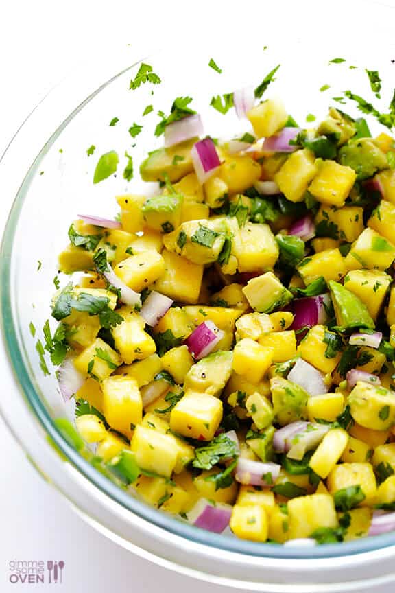 Grilled Chicken with Pineapple Avocado Salsa | gimmesomeoven.com Grilled Chicken with Pineapple Avocado Salsa | gimmesomeoven.com