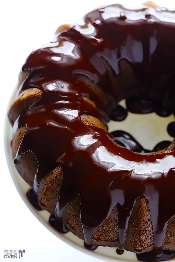 Greek Yogurt Chocolate Cake | gimmesomeoven.com #dessert Greek Yogurt Chocolate Cake | gimmesomeoven.com #dessert