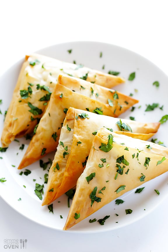 How To Make Baked Samosas (2 Ways!) | gimmesomeoven.com How To Make Baked Samosas (2 Ways!) | gimmesomeoven.com