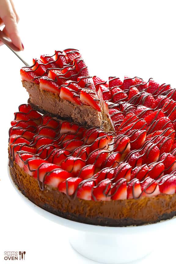 Strawberry Nutella Cheesecake | gimmesomeoven.com #dessert #chocolate Strawberry Nutella Cheesecake | gimmesomeoven.com #dessert #chocolate