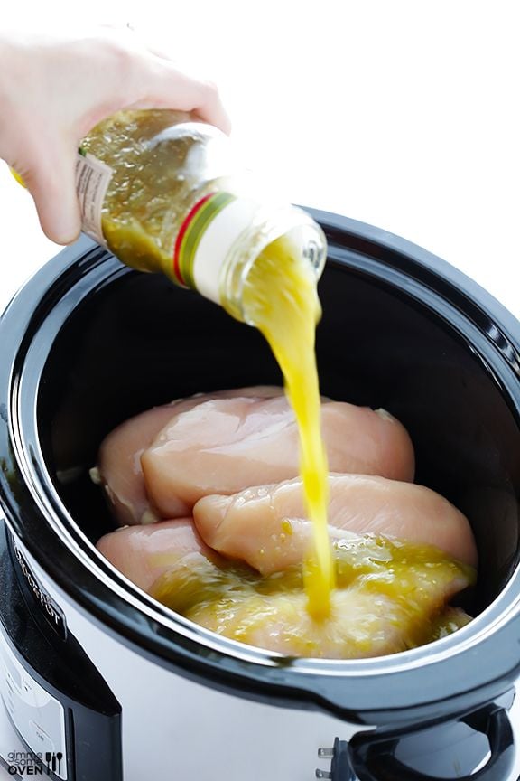 4-Ingredient Slow Cooker Salsa Verde Chicken | gimmesomeoven.com 4-Ingredient Slow Cooker Salsa Verde Chicken | gimmesomeoven.com