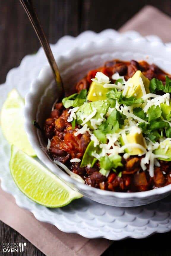 Smoky Black Bean Chili | gimmesomeoven.com Smoky Black Bean Chili | gimmesomeoven.com