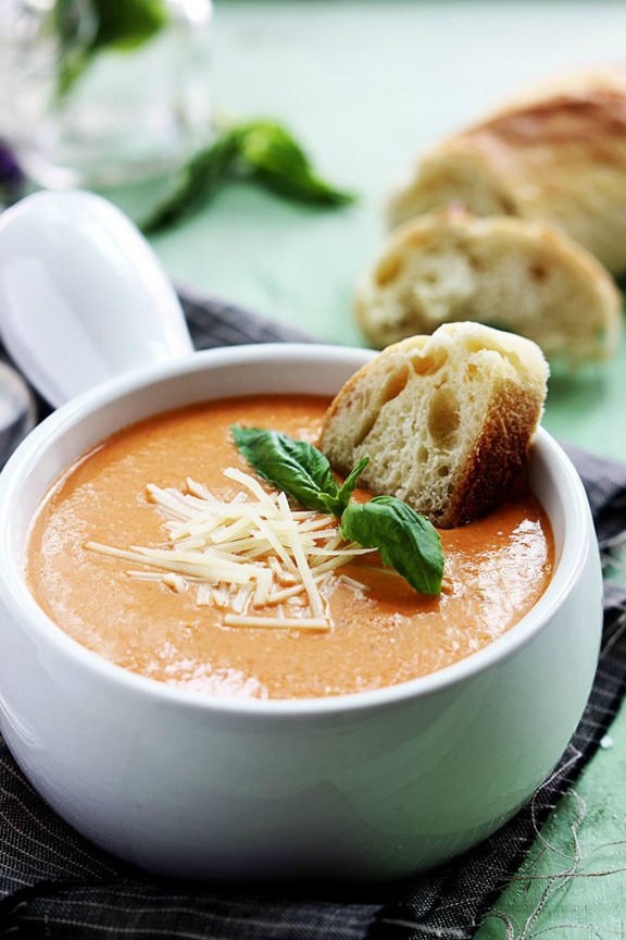 Slow Cooker Tomato Basil Parmesan Soup | cremedelacrumb.com Slow Cooker Tomato Basil Parmesan Soup | cremedelacrumb.com