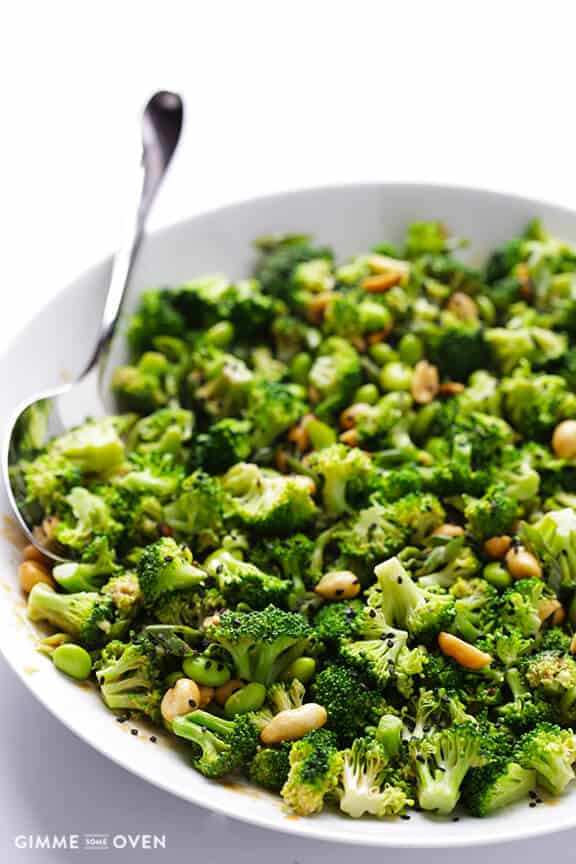 Asian Broccoli Salad -- quick and easy to make, and made with a tasty peanut sauce | gimmesomeoven.com #vegan