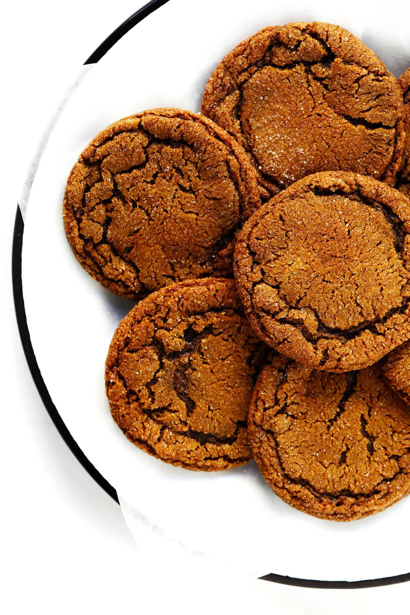 LOVE these Ginger Molasses Cookies! They are perfectly soft and chewy, spiced with lots of ginger, cinnamon and cloves, easy to make, and irresistibly delicious. Perfect for Christmas, holiday baking, or anytime you're craving a fabulous cookie! | gimmesomeoven.com Ginger Molasses Cookie Recipe