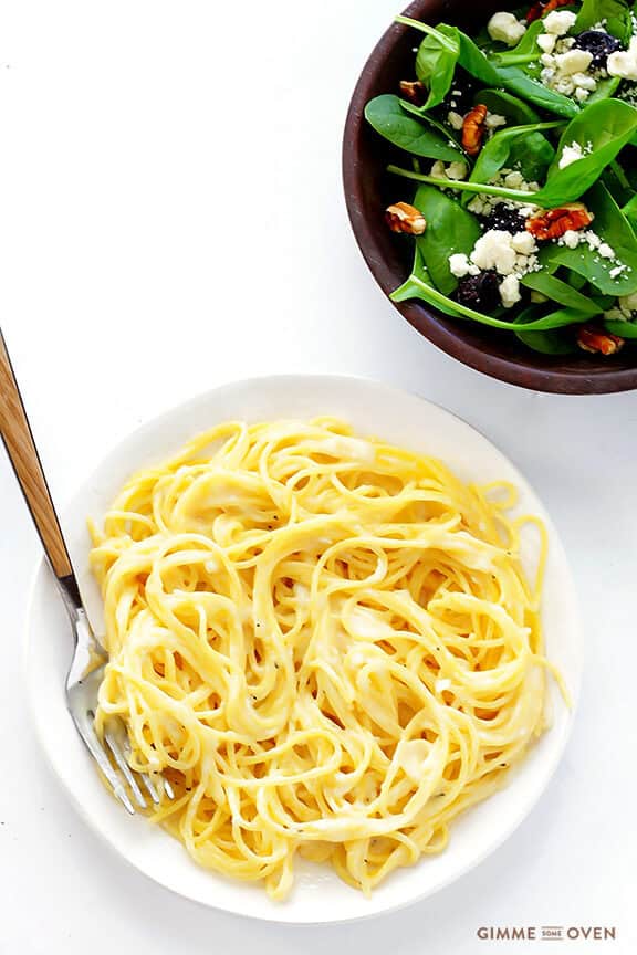 Gluten-Free Alfredo Sauce -- ready to go in 15 minutes, made with easy everyday ingredients, and so good! | gimmesomeoven.com #glutenfree #gf