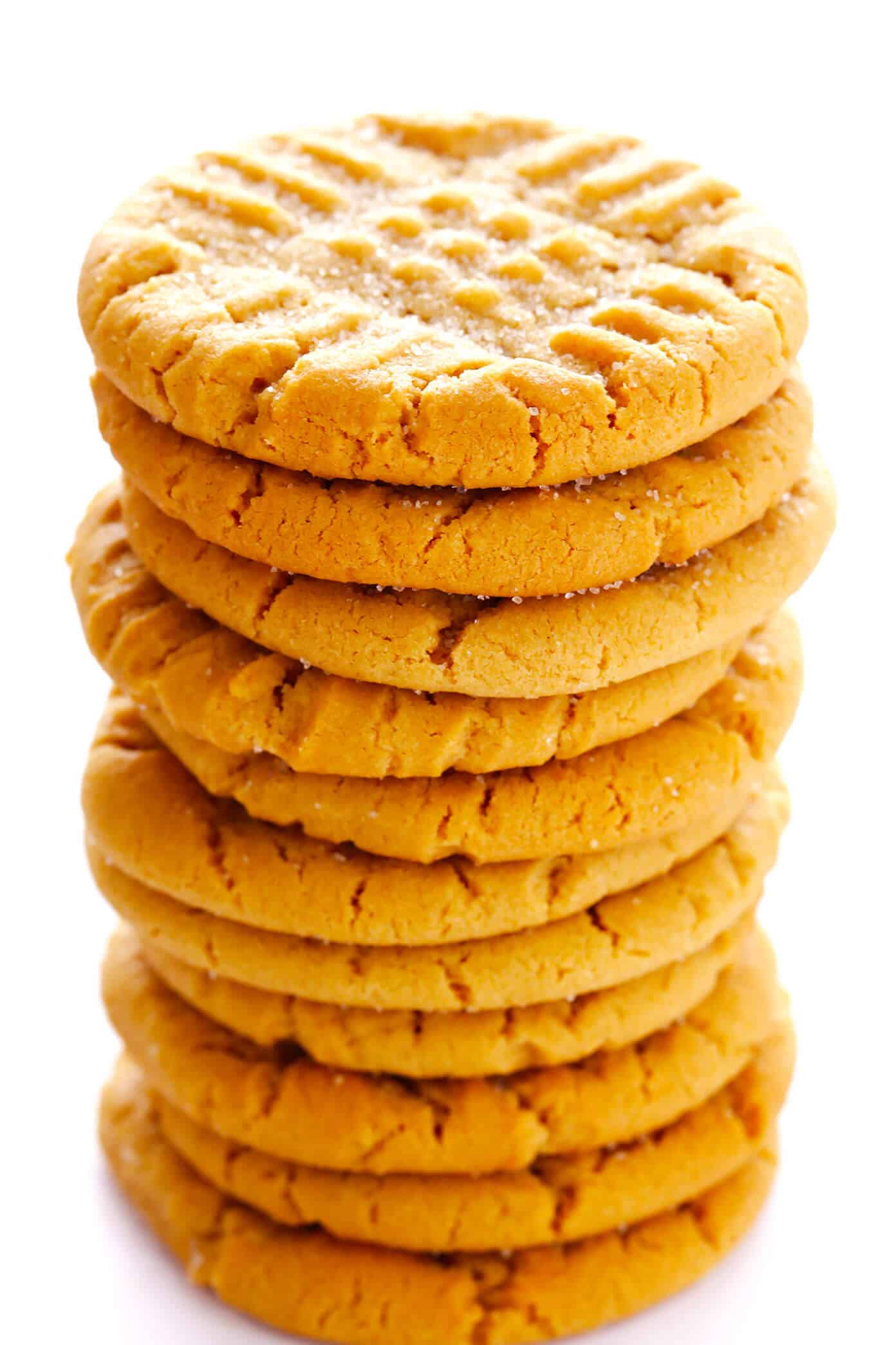 These classic Peanut Butter Cookies are perfectly soft, thick, chewy, and completely delicious! | gimmesomeoven.com Peanut Butter Cookies